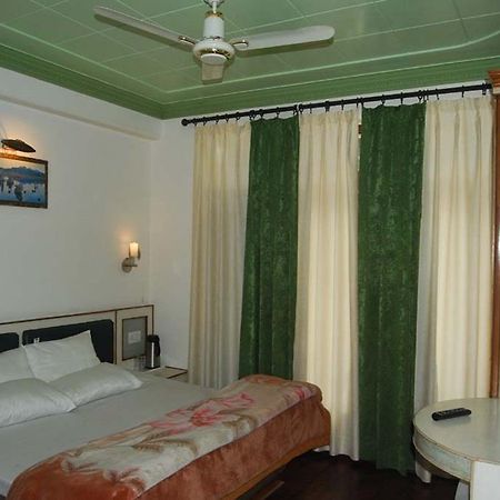 Hotel Dream Palace ムスーリー エクステリア 写真